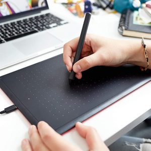 One by Wacom CTL-672 Medium Creative Pen Tablet for Windows & Mac - CTL-672/K0-C