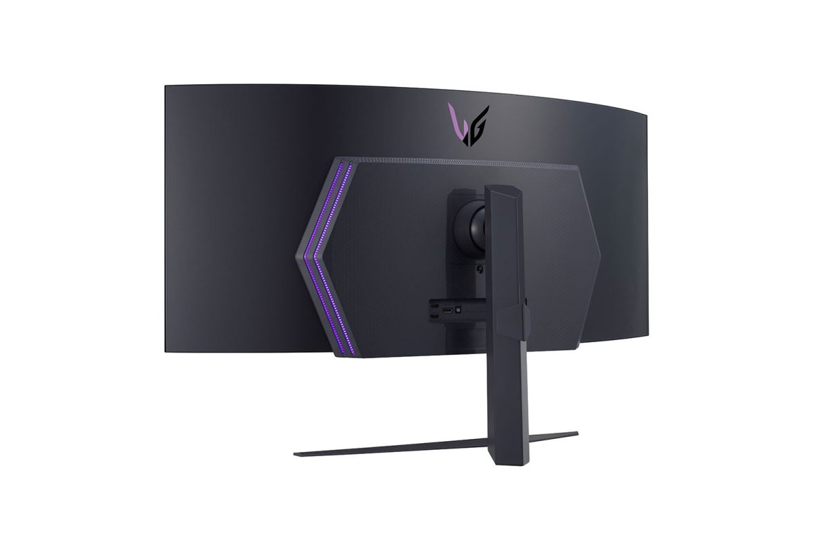 LG 45GR95QE 45'' UltraGear™ OLED Curved Gaming Monitor WQHD with 240Hz Refresh Rate 0.03ms Response Time