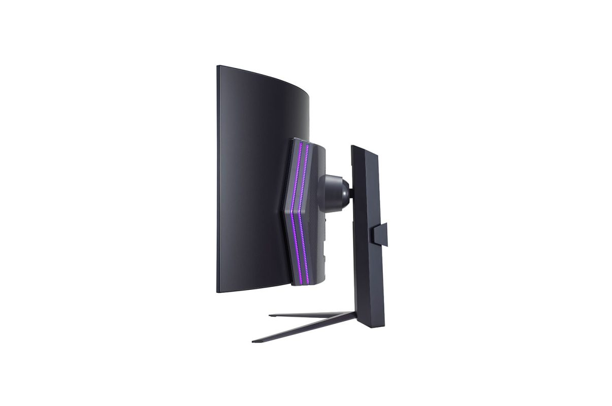 LG 45GR95QE 45'' UltraGear™ OLED Curved Gaming Monitor WQHD with 240Hz Refresh Rate 0.03ms Response Time