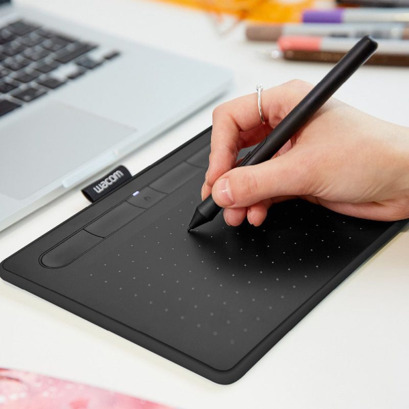 Wacom CTL-4100WL/K0-CX Intuos Small Pen Tablet with Bluetooth - Black