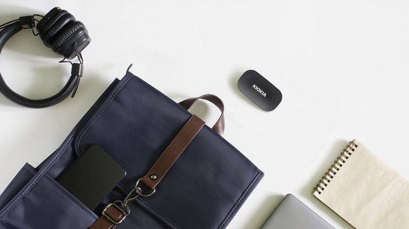 Kioxia Exceria Plus G2 1000GB USB 3.2 Portable SSD - LXD20K001TG8